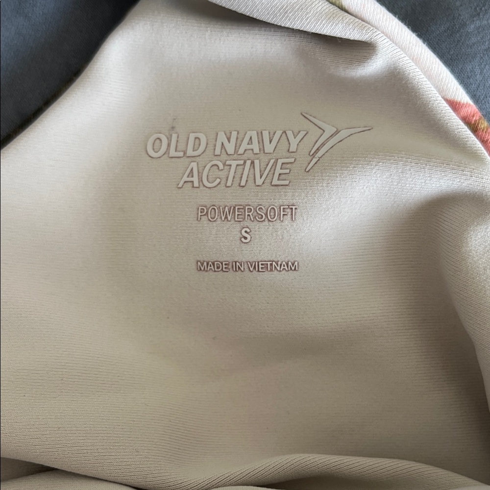 3 Old Navy Active Performance Crop Tops - Picture 2 of 6